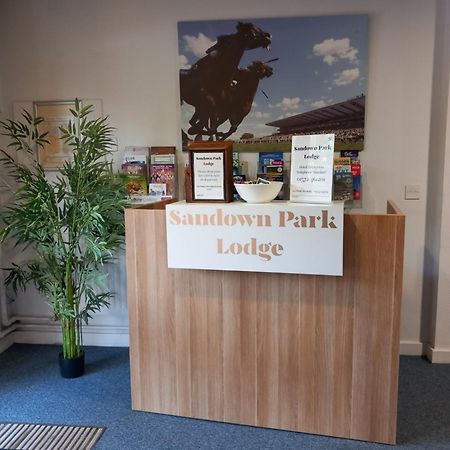 Sandown Park Lodge Esher Exteriör bild