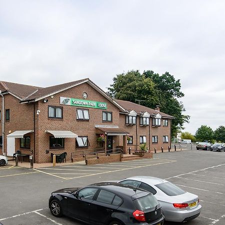 Sandown Park Lodge Esher Exteriör bild